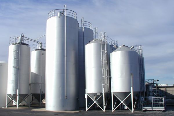 Silo chứa nguyên liệu